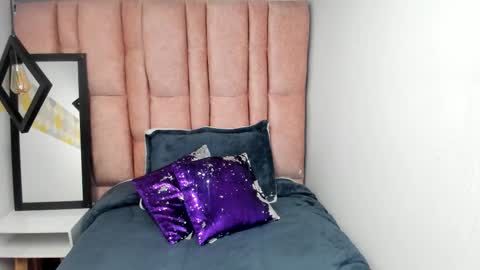 Snapshot of issa_milf__ chatting on 02/14/26, 01:08 ISSA MILF online show from 02/14/26, 01:08