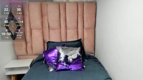 Snapshot of issa_milf__ chatting on 02/19/26, 02:13 ISSA MILF online show from 02/19/26, 02:13