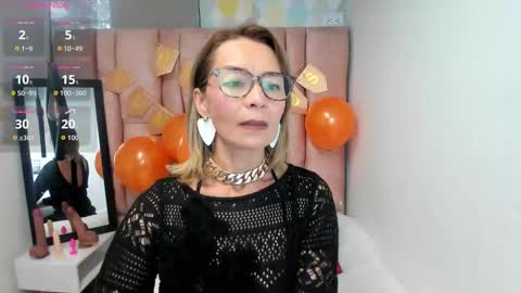 Snapshot of issa_milf__ chatting on 03/24/26, 02:11 ISSA MILF online show from 03/24/26, 02:11
