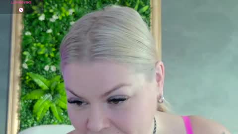 Snapshot of issaa20 chatting on 04/09/26, 05:29 Alisa online show from 04/09/26, 05:29