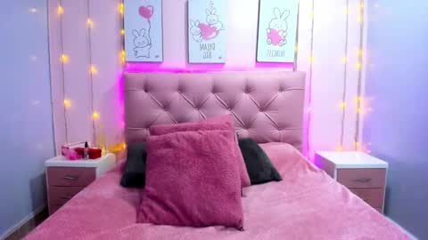 Snapshot of issaa_tyler chatting on 02/05/26, 03:22 Issa online show from 02/05/26, 03:22