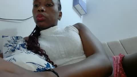 issabela_sweet online show from 05/17/26, 05:05