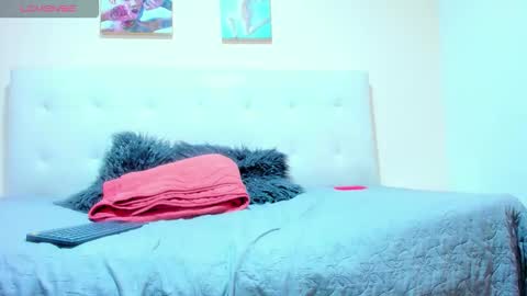 Snapshot of issabellajones chatting on 03/22/26, 04:32 issabellajones online show from 03/22/26, 04:32