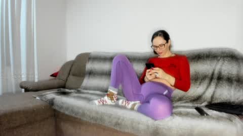 Snapshot of issabelle_69 chatting on 02/08/25, 11:01 Issabelle online show from 02/08/25, 11:01