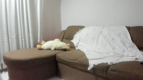 Issabelle online show from 11/12/25, 06:03