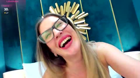 Issabel online show from 03/21/26, 01:37