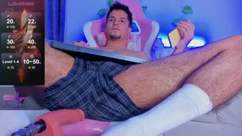 Issac online show from 01/03/25, 04:55