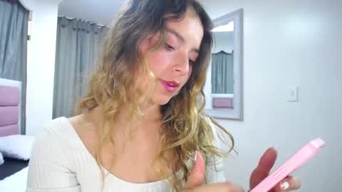 issadorajames online show from 01/13/25, 06:27