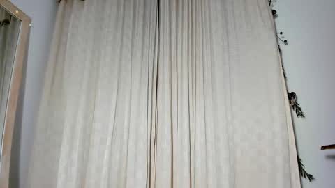  .  .   .  .   online show from 12/18/25, 11:33