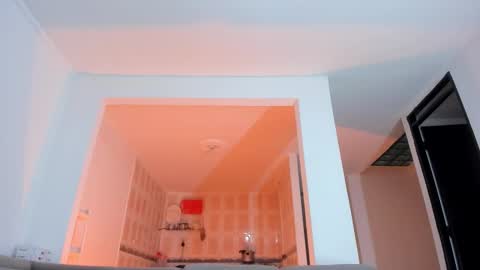 Isabella  online show from 01/05/26, 08:45