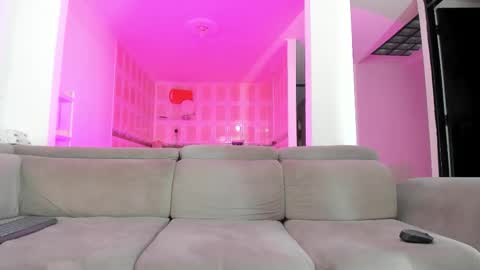 Isabella  online show from 01/11/26, 07:30