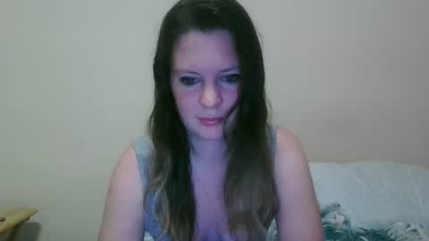 issamayy333 online show from 10/17/25, 03:20