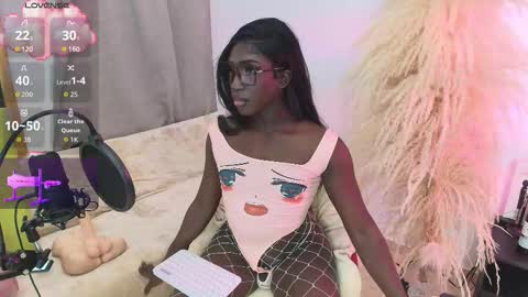 Snapshot of isseymz chatting on 02/10/26, 02:15 Iseey online show from 02/10/26, 02:15