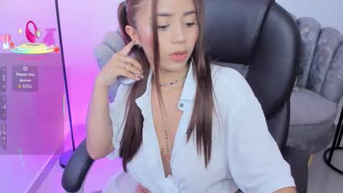 issi_loren online show from 11/21/25, 06:50