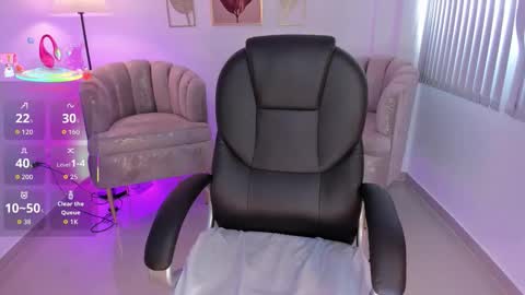 issi_loren online show from 11/28/25, 02:20