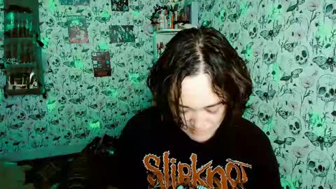 Yiz online show from 05/23/26, 04:29