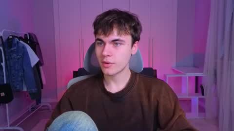 Maks online show from 02/13/25, 10:34