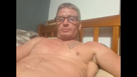 Snapshot of istillridemybmxbike chatting on 09/18/25, 02:57 istillridemybmxbike online show from 09/18/25, 02:57