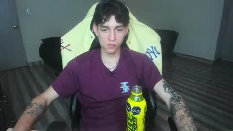 Snapshot of it_jhon chatting on 07/08/26, 10:25 Jhon online show from 07/08/26, 10:25
