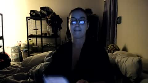 Snapshot of italiana25 chatting on 06/22/26, 03:19 Bella Bloom online show from 06/22/26, 03:19