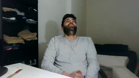 Snapshot of italianboybcn chatting on 01/17/25, 10:44 italianboybcn online show from 01/17/25, 10:44