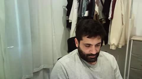 italianboybcn online show from 11/22/25, 08:46