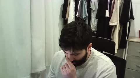 italianboybcn online show from 12/13/25, 10:48