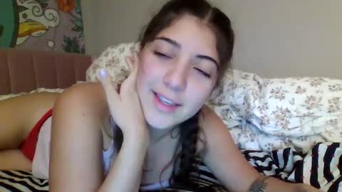 Snapshot of italiankittyx chatting on 10/13/25, 04:56 ItalianKitty online show from 10/13/25, 04:56