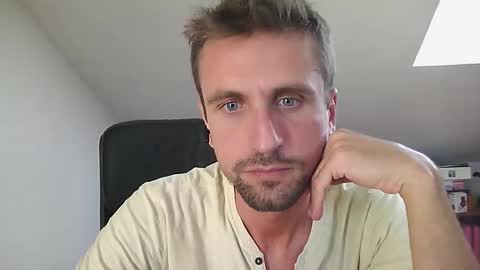 Snapshot of italiano116116 chatting on 09/18/25, 01:02 italiano116116 online show from 09/18/25, 01:02