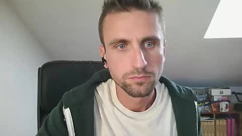 Snapshot of italiano116116 chatting on 10/10/25, 01:21 italiano116116 online show from 10/10/25, 01:21