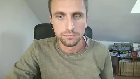 Snapshot of italiano116116 chatting on 10/25/25, 02:13 italiano116116 online show from 10/25/25, 02:13