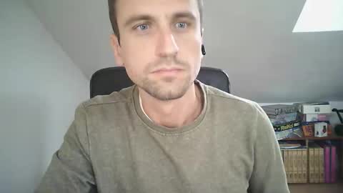 Snapshot of italiano116116 chatting on 10/31/25, 09:21 italiano116116 online show from 10/31/25, 09:21