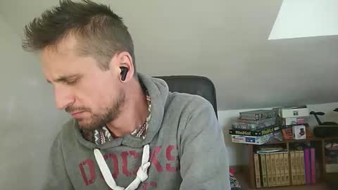 Snapshot of italiano116116 chatting on 11/26/25, 09:10 italiano116116 online show from 11/26/25, 09:10