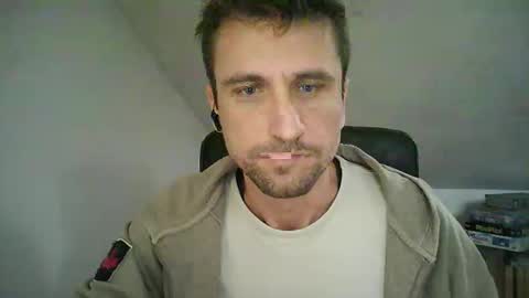 italiano116116 online show from 12/22/25, 10:01