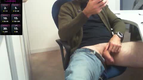 Alex online show from 10/31/25, 03:35