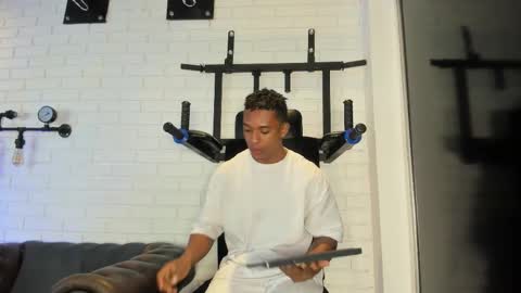 Italo Moore online show from 10/07/25, 11:29