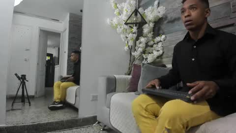 Italo Moore online show from 10/18/25, 11:11