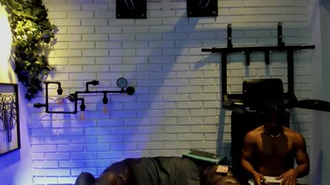 Italo Moore online show from 10/23/25, 11:20