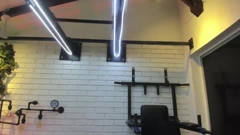 Italo Moore online show from 11/04/25, 11:09