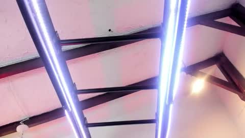 Italo Moore online show from 11/21/25, 11:31