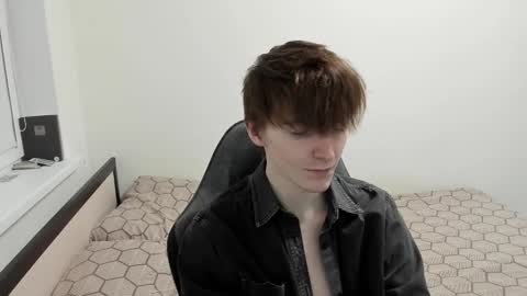 Snapshot of ithan_red chatting on 12/21/24, 05:18 Ethan online show from 12/21/24, 05:18