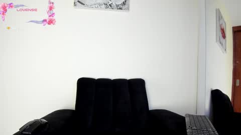 Snapshot of its__angelica_ chatting on 01/27/25, 09:33 Angelica online show from 01/27/25, 09:33