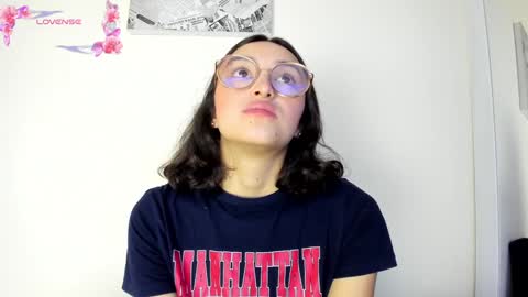 Snapshot of its__angelica_ chatting on 01/28/25, 07:00 Angelica online show from 01/28/25, 07:00