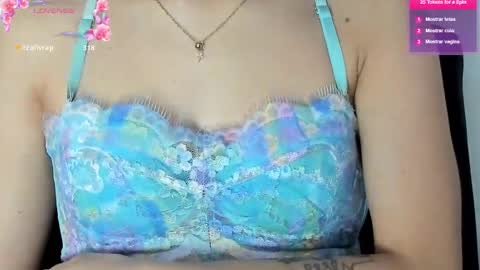 Snapshot of its__angelica_ chatting on 02/21/25, 04:18 Angelica online show from 02/21/25, 04:18