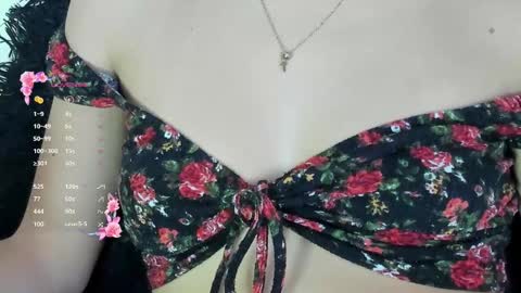 Snapshot of its__angelica_ chatting on 09/17/25, 07:15 Angelica online show from 09/17/25, 07:15