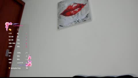 Snapshot of its__angelica_ chatting on 10/30/25, 07:36 Angelica online show from 10/30/25, 07:36