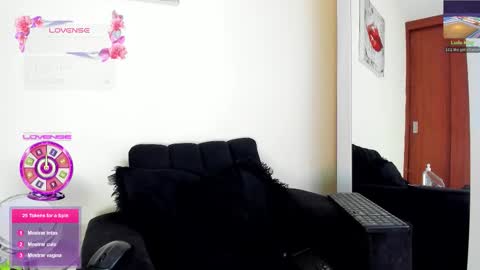 Snapshot of its__angelica_ chatting on 11/29/25, 08:34 Angelica online show from 11/29/25, 08:34