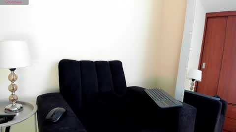 Snapshot of its__angelica_ chatting on 04/26/26, 06:16 Angelica online show from 04/26/26, 06:16