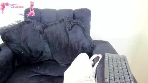 Snapshot of its__angelica_ chatting on 06/25/26, 06:45 Angelica online show from 06/25/26, 06:45