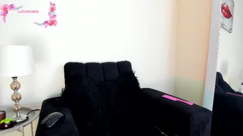 Snapshot of its__angelica_ chatting on 06/29/26, 06:08 Angelica online show from 06/29/26, 06:08